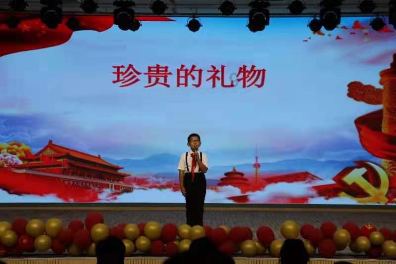 上千辆共享单车怎么停才不添堵